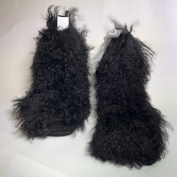 UGG FLUFF MOMMA MONGOLIAN FUR BOOTS - Picture 2 of 5